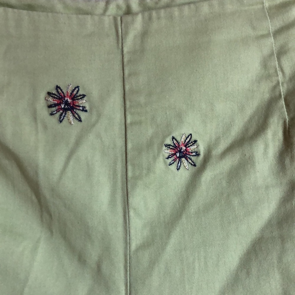 Nouveaux Y2K style capri pants with embroidery - Picture 2 of 6